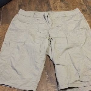 Lane Bryant Pants - 22 lane Bryant capris Lane Bryant Pants - 22 lane Bryant capris